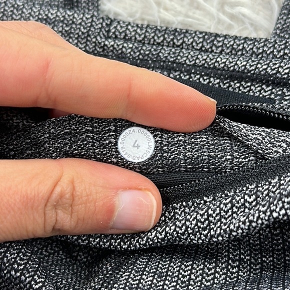 Lululemon Speed Up Tight 28" Full-On Luxtreme Luon Variegated Knit Black Heather - Picture 6 of 6